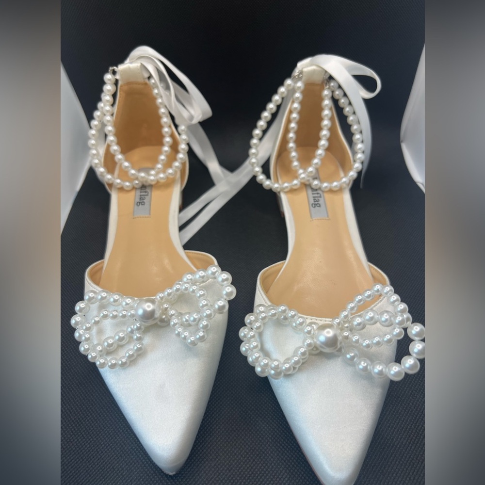 Pearl Wedding Pointed Bridal Flats.